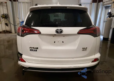 2017 Toyota Rav4 Xle из США, поврежденный, VIN 2T3RFREVXHW658673